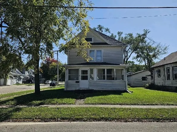 1004 W 1st St, Dixon, IL 61021