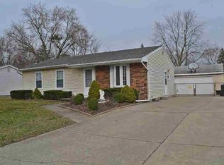 7528 Nottingham Dr, Lambertville, MI 48144