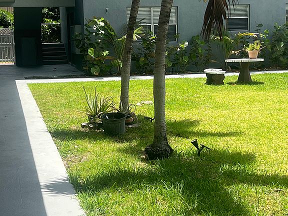 5th image of 615 NE 8th St APT 8