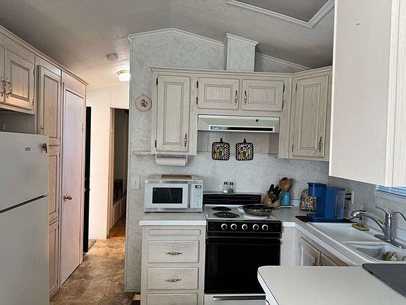 4th image of 10442 N Frontage Rd #360