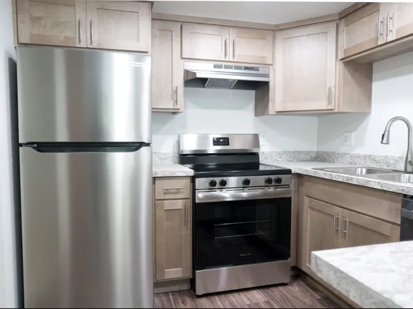 Countryside Apartments, 19301 36th Ave W #28, Lynnwood, WA 98036