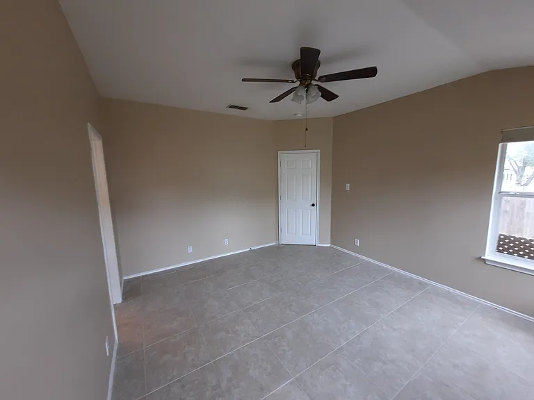 1335 Cougar Country — Photo 16