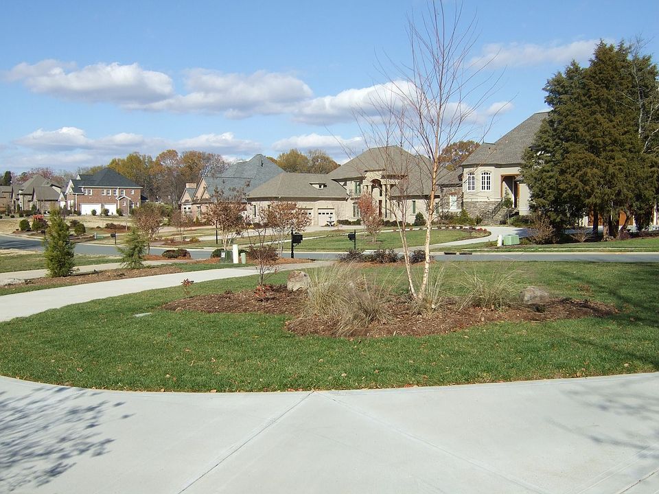 2nd image of 1308 Venetian Way Dr