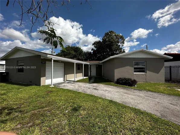 10101 SW 8th Ter, Miami, FL 33174