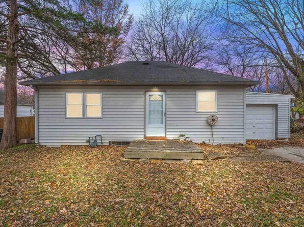 2209 SW Mission Ave, Topeka, KS 66614