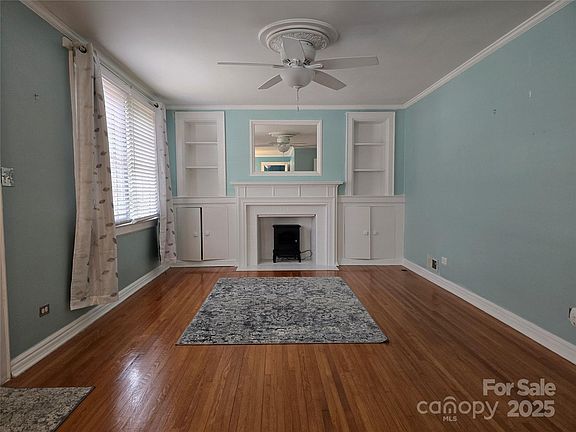 3rd image of 111 Oakdale St