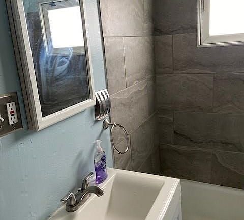 4th image of 24 Evelyn Ave Floor 2