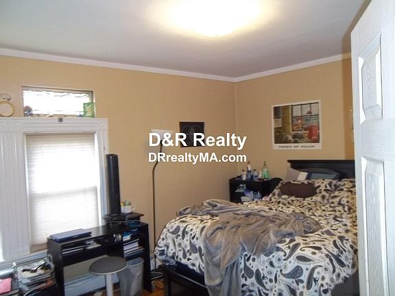 5th image of 150 Central St #299621730