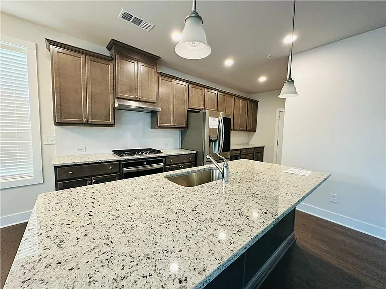 1252 Windmill Pkwy — Photo 8