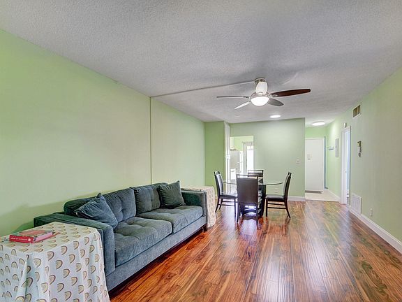 3rd image of 1115 Lake Terrace #201