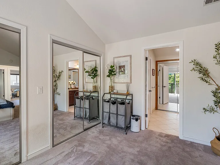 70 Mariani Ct — Photo 27