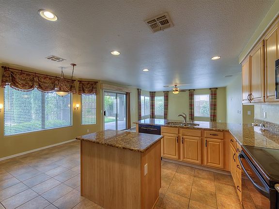 5th image of 33230 N 46th Way