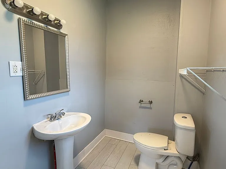 2801 Columbia Ave — Photo 11