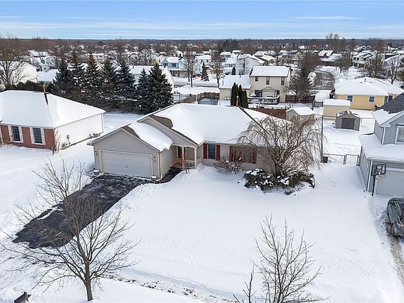 4th image of 45 Woodgate Dr