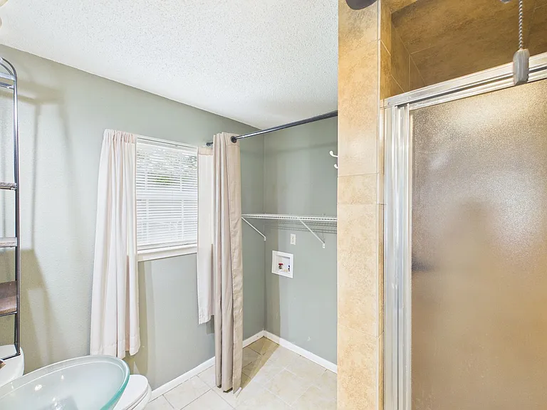 328 Glenmoor Dr — Photo 14