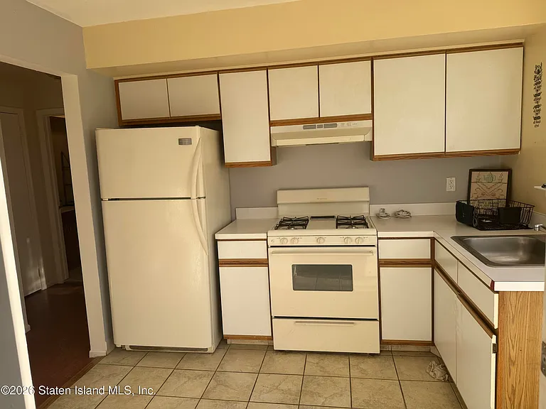1051 Rathbun Ave #1 — Photo 3