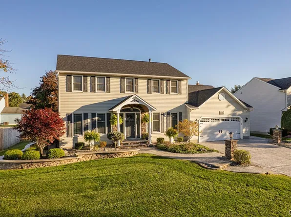 8307 Summit Cedar Ln, Liverpool, NY 13090
