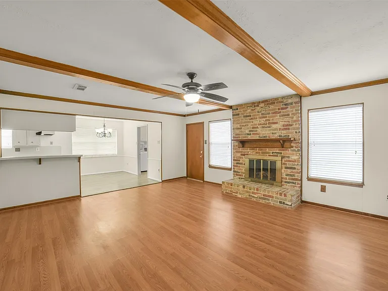 7818 Kleingreen Ln — Photo 4