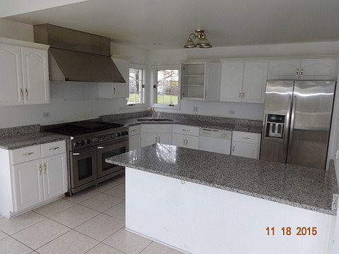 3rd image of 4949 Meadow Lake Dr
