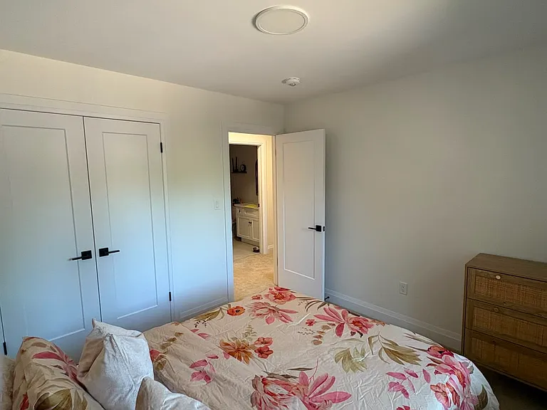 165 Tiffany St — Photo 11