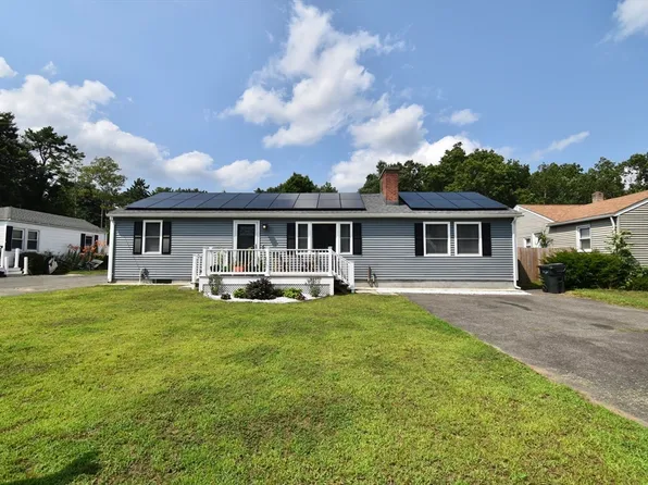 48 Gardens Dr, Springfield, MA 01119