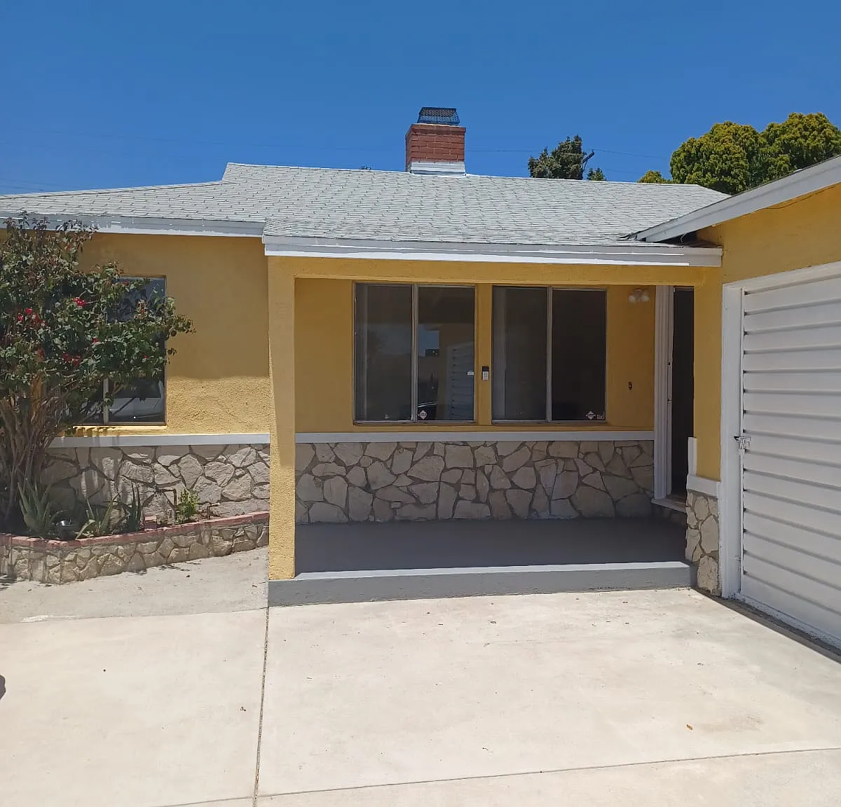 4 bed, 2500 sqft, $4,500 — Photo 2