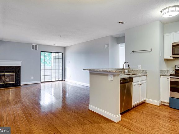 5th image of 6915 Mary Caroline Cir Unit E