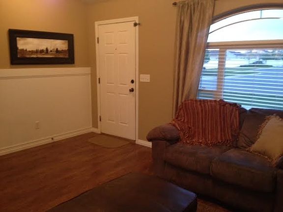 3rd image of 3113 E Pinnacle Dr