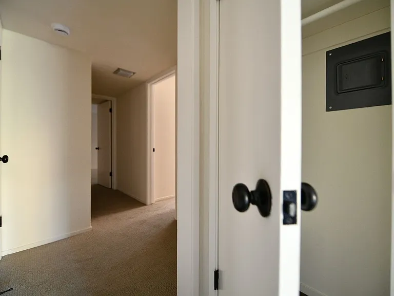 5401 Broadway Ter — Photo 21