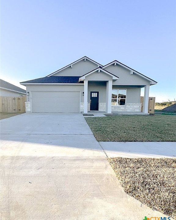 1st image of 104 Persimmon Ct