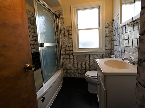 4th image of 12832 S Throop St