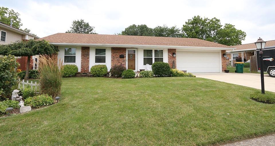 1st image of 266 Carpenter Dr