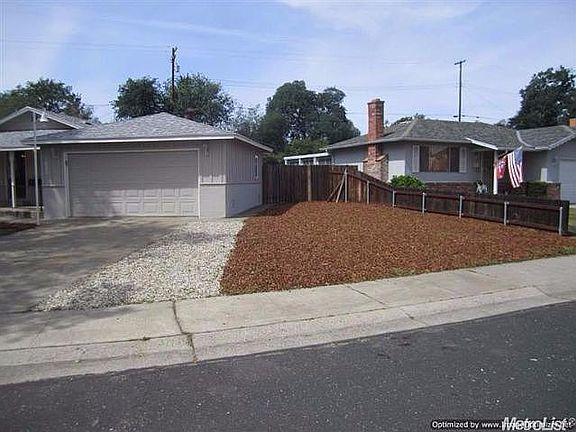3rd image of 802 Elisa Way