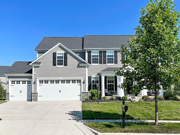 2nd image of 7096 Beachwood Way