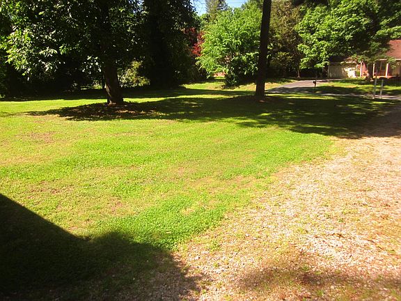 2nd image of 3029 Clarendon Dr