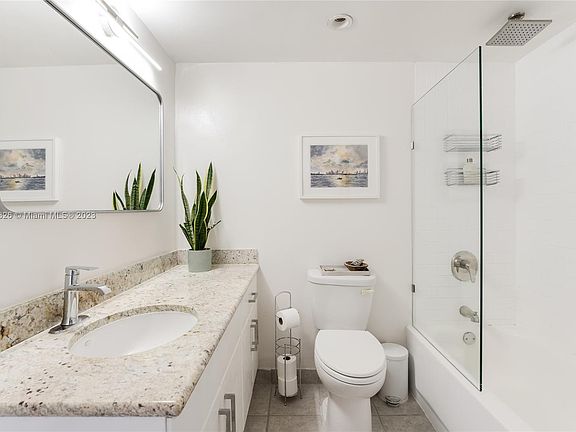 5th image of 1000 West Ave APT 1108
