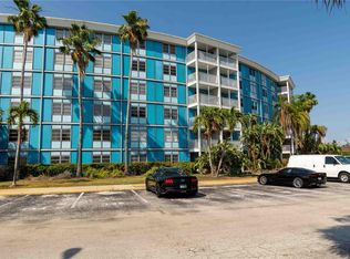 3315 58th Ave S APT 520, St Petersburg, FL 33712
