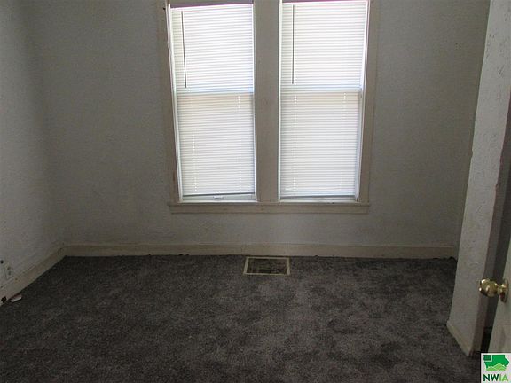 5th image of 1423 Rebecca St