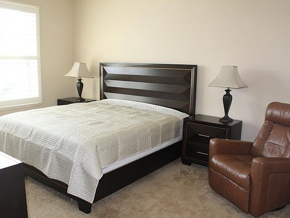 5th image of 235 Birkdale Dr