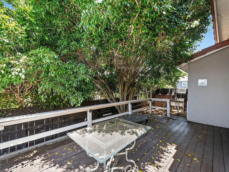 1881 Glenneyre St — Photo 29