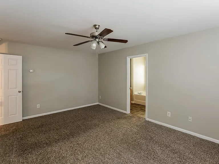 926 Marthas View Dr — Photo 10