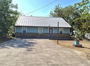 606 E Clifton St, Stephenville, TX 76401