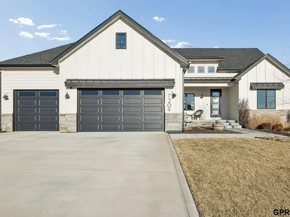 7209 Kilpatrick Pkwy, Bennington, NE 68007