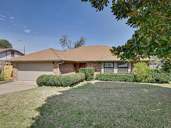 2nd image of 2306 Westpark Way Cir