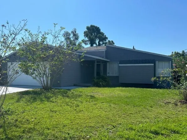 6004 Seagrape Dr, Fort Pierce, FL 34982