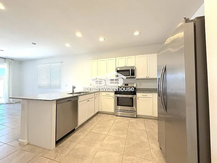 9449 W Montecito Ave — Photo 5