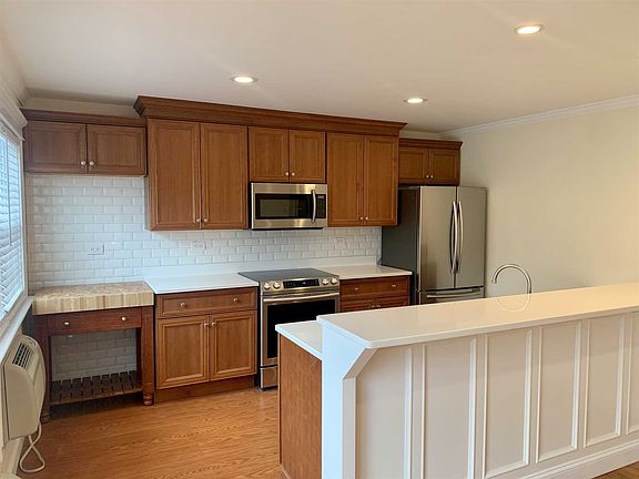 5th image of 250 Beechwood Ave Unit 9A