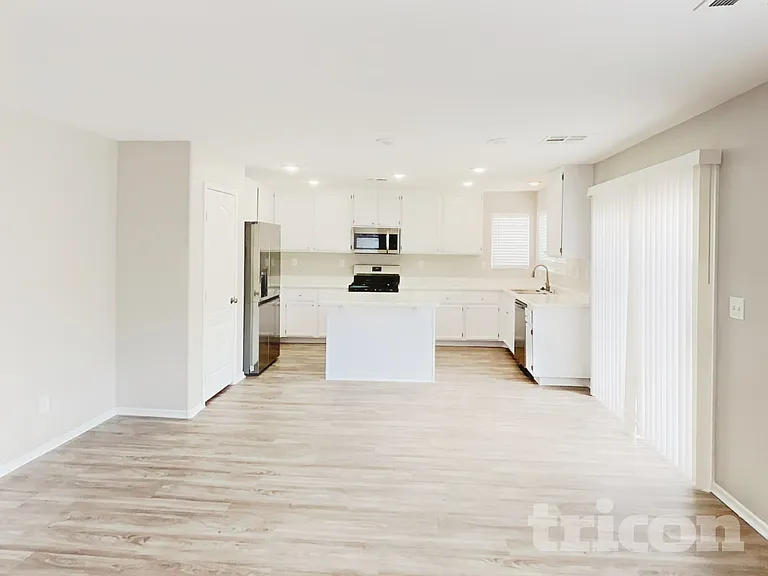 3144 McLennan Ave — Photo 4