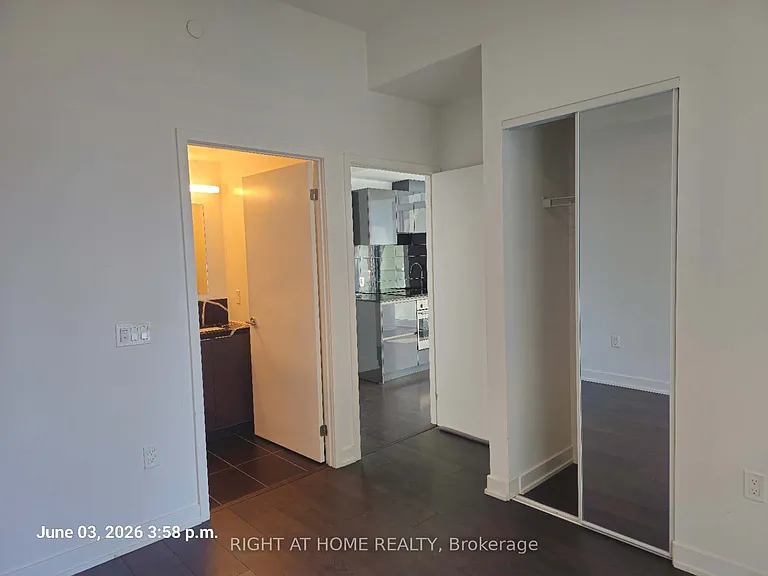 230 Simcoe St #1233 — Photo 7