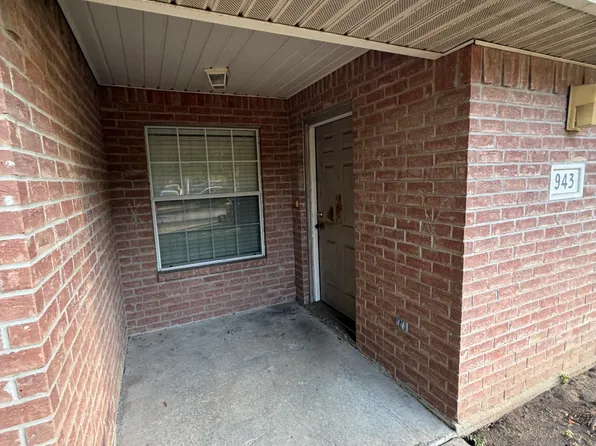 943 Sun Meadow St, College Station, TX 77845